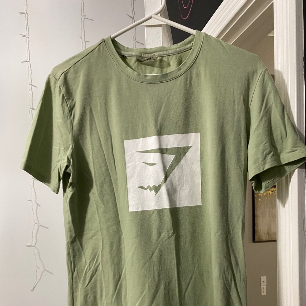 Men’s Gymshark shirt small